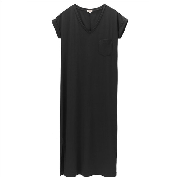 Cuyana Dresses & Skirts - Cuyana midi t-shirt dress